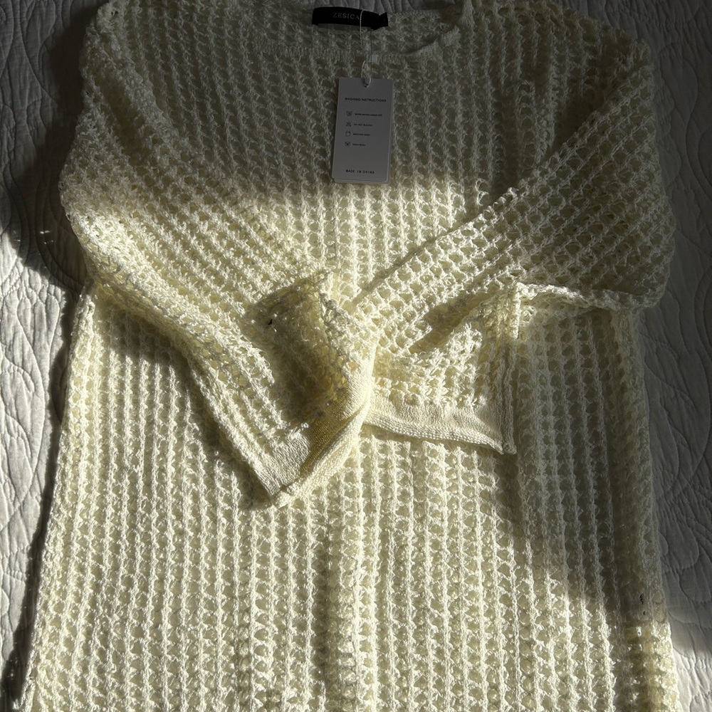 Cream Crew Neck Sweater with Textured Knit
NWT